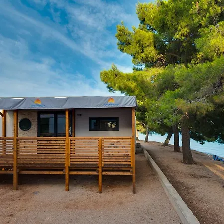 Resort Mobile 32 *