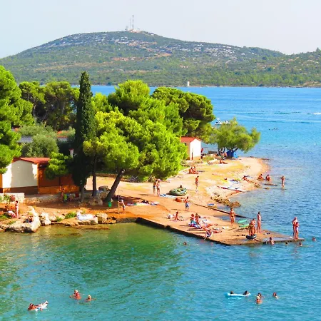 Resort Mobile 32 Pirovac