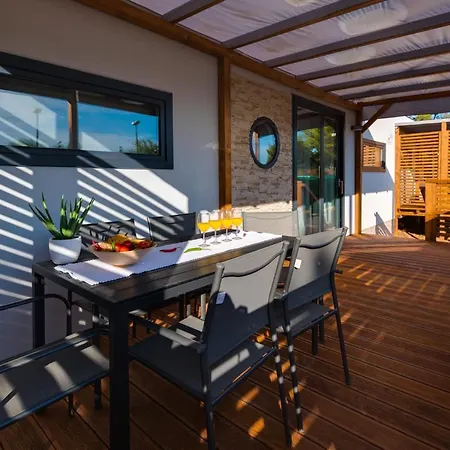 Resort Mobile 32 *